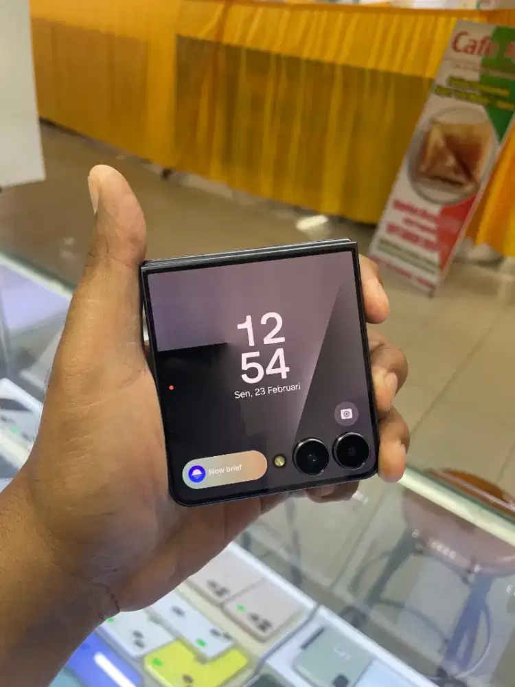 Samsung Z Flip 7 Lengkap 12/256Gb SEIN