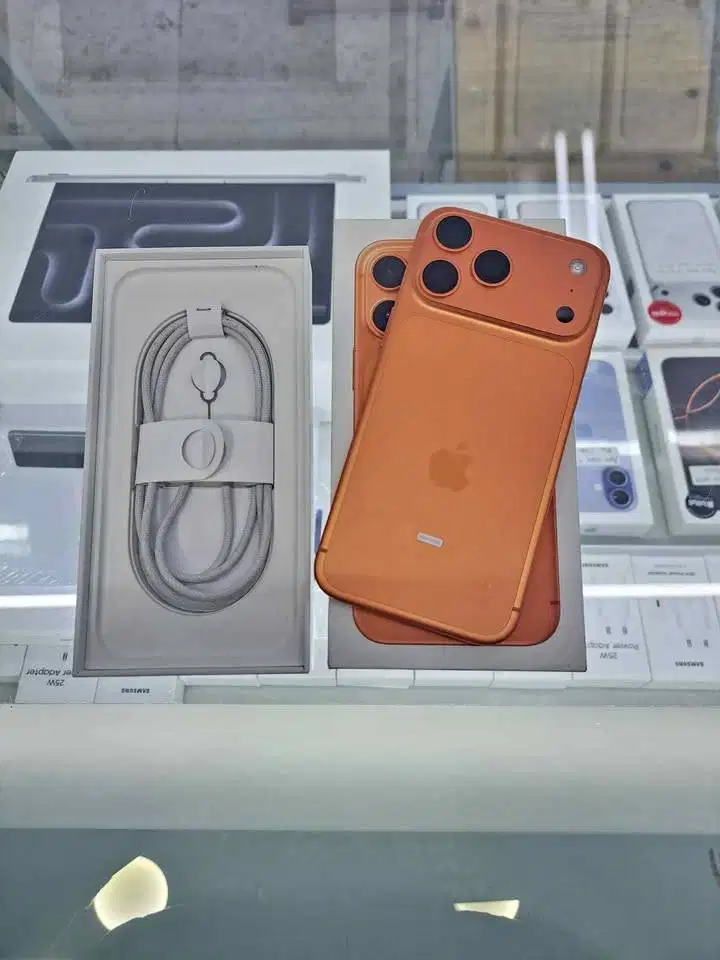 Second IPhone 17 Pro Max 256GB Cosmic Orange IBOX ON 11 Maret 2027