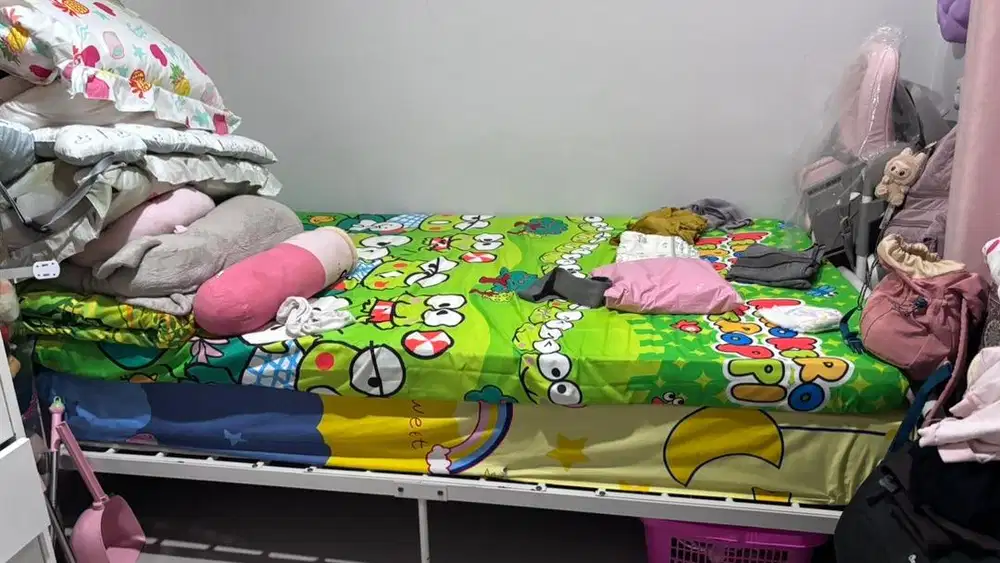 Lemari baju + ranjang kasur + kasur uk. 120x200 (merk informa semua)