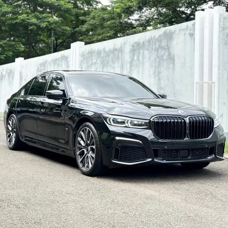 (CASH) BMW 730Li M-Sport G12 2022