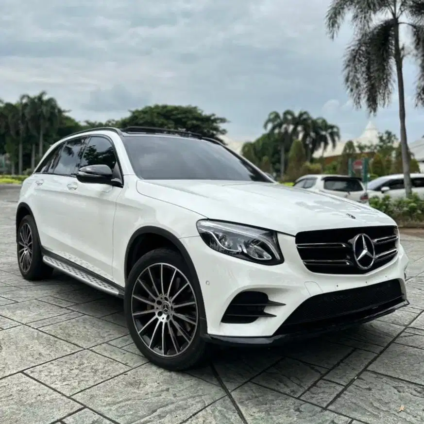 (CASH) Mercedes Benz GLC200 AMG Night Edition 2019