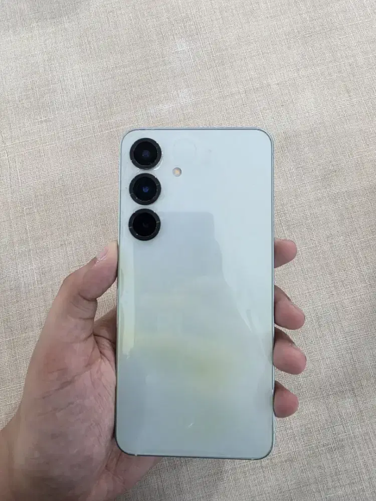 Samsung S25 12/512gb