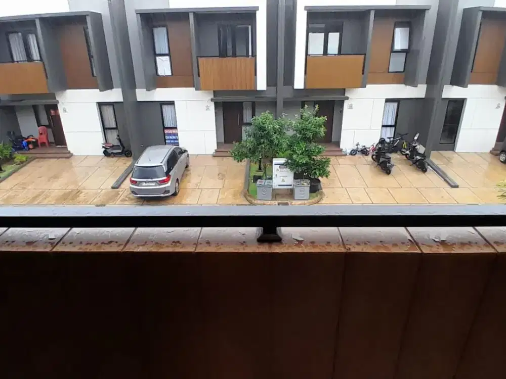 Rumah Siap Huni SCG – 2 Lantai, Balkon, Security 24 Jam