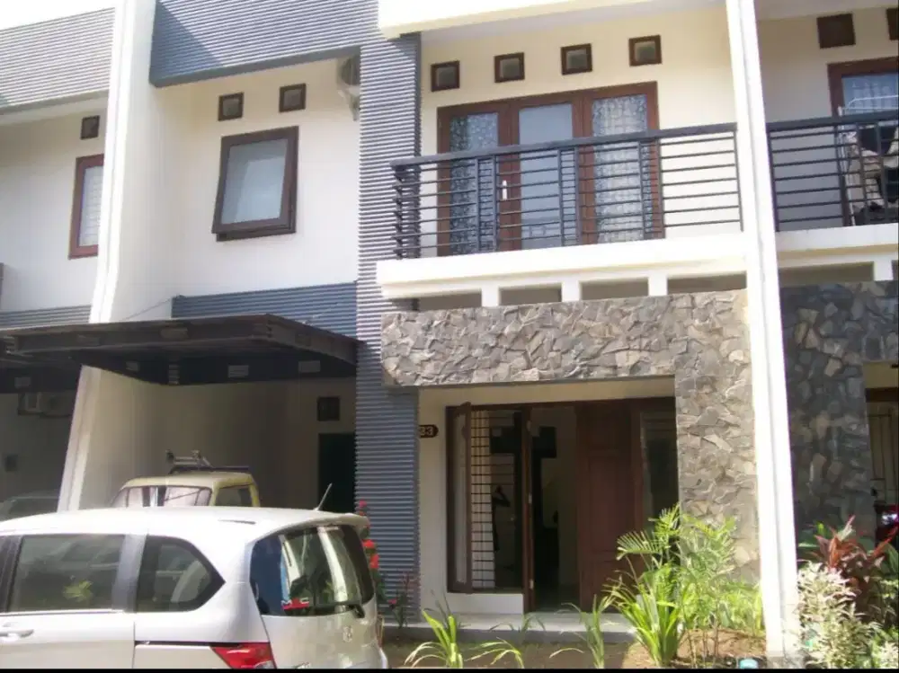 Disewakan rumah cantik di jl. Hertasning Raya (lama), Panakukang