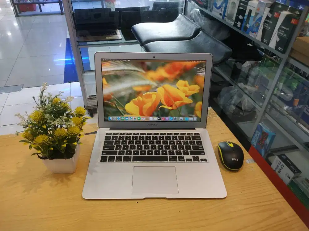 FOR SALE MACBOOK AIR 2017 CORE i5 SSD 256GB