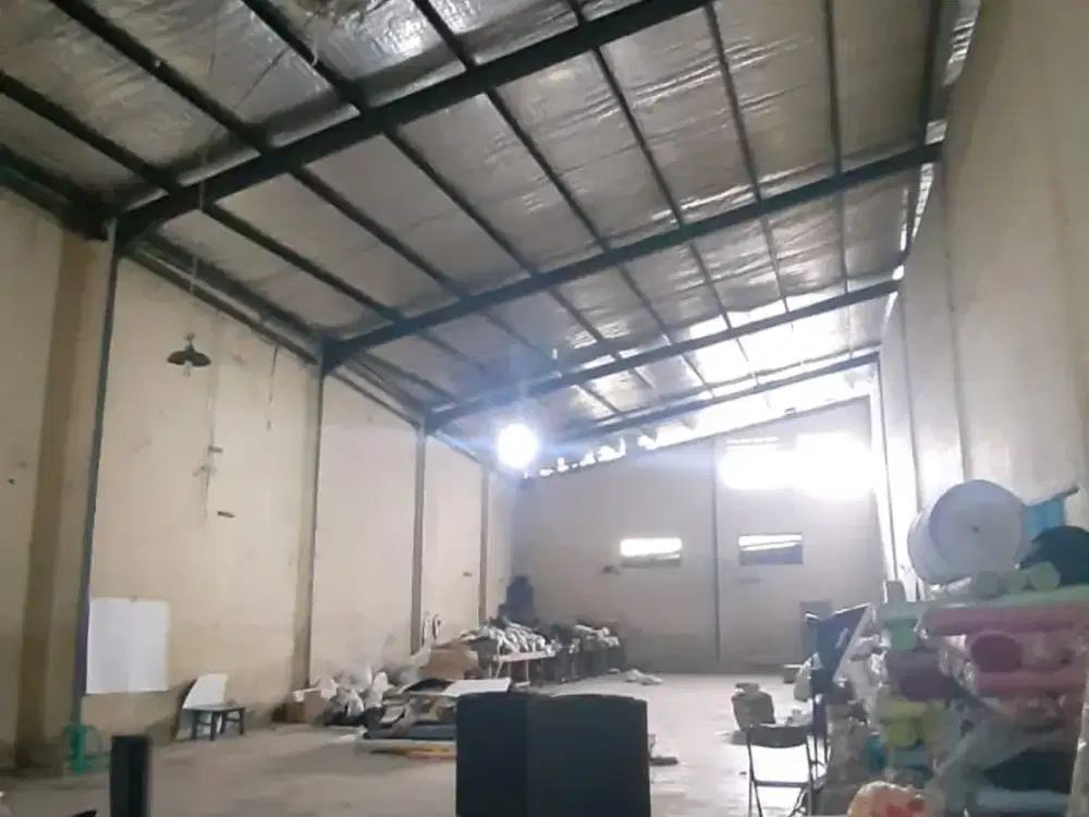 Disewakan Gudang Akses Container Lokasi Strategis di Jalan Peta, Bandung