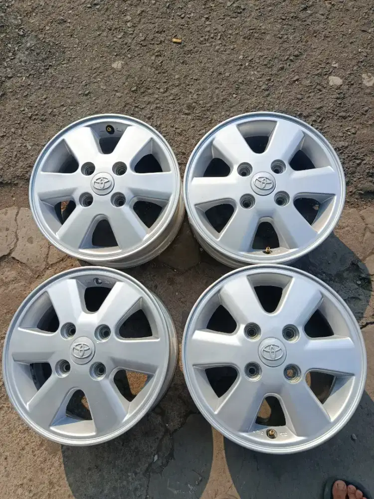 Velg Mobil Toyota Avanza G R14 Pcd 4x114