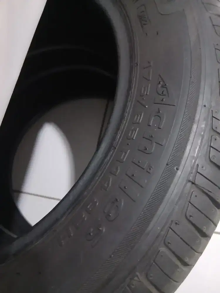 Ban Ring 14 kondisi 85 % sangat bagus