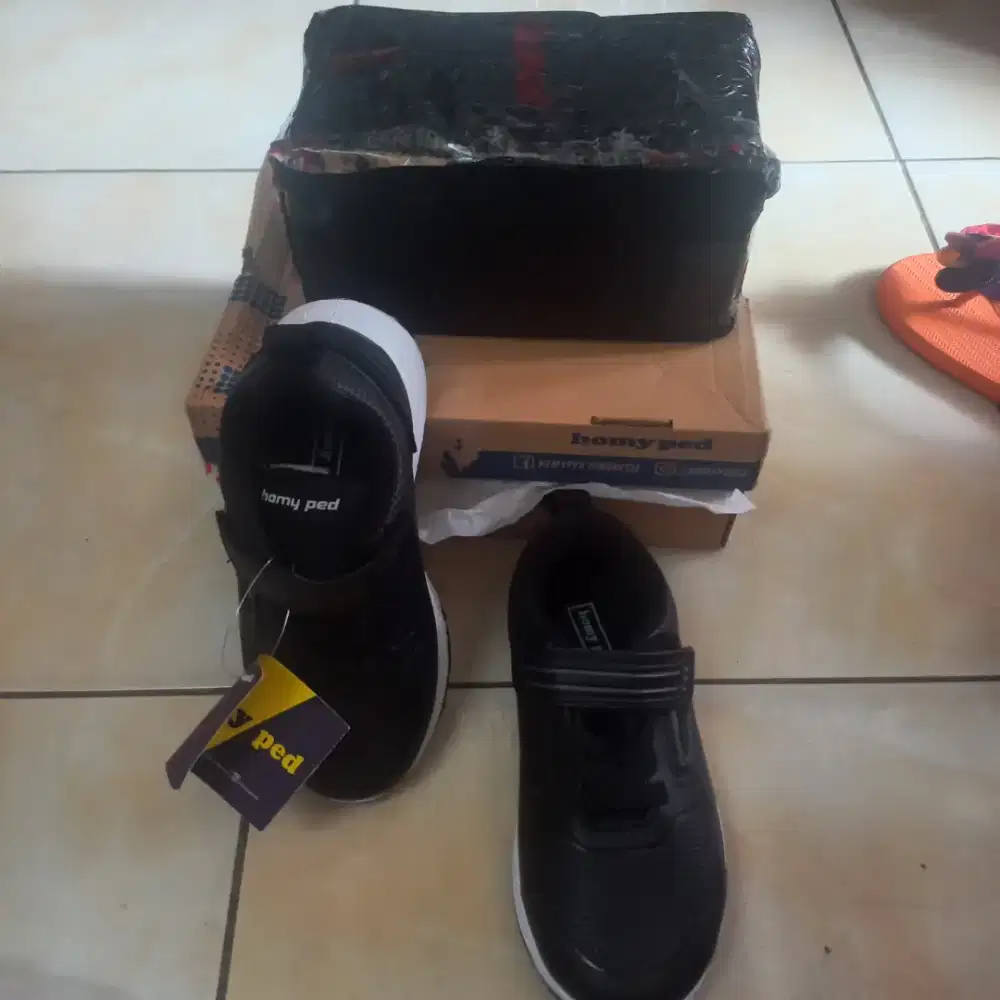 Sepatu homypedd baru