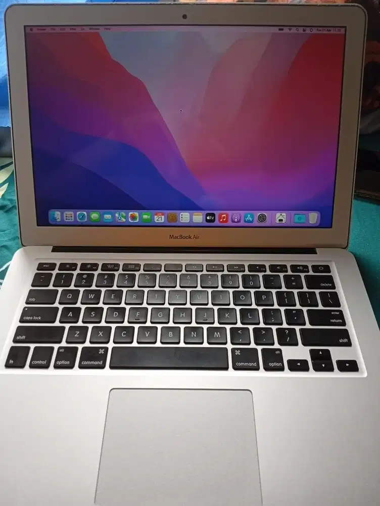 Macbook Air 2017 13 8GB RAM 128 SSD