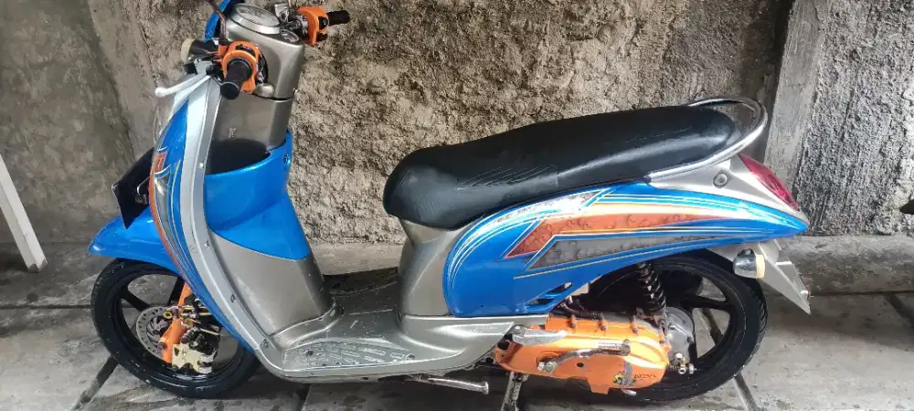 Di jual motor Honda Scoopy tahun 2011 surat BPKB saja minat telpon WA