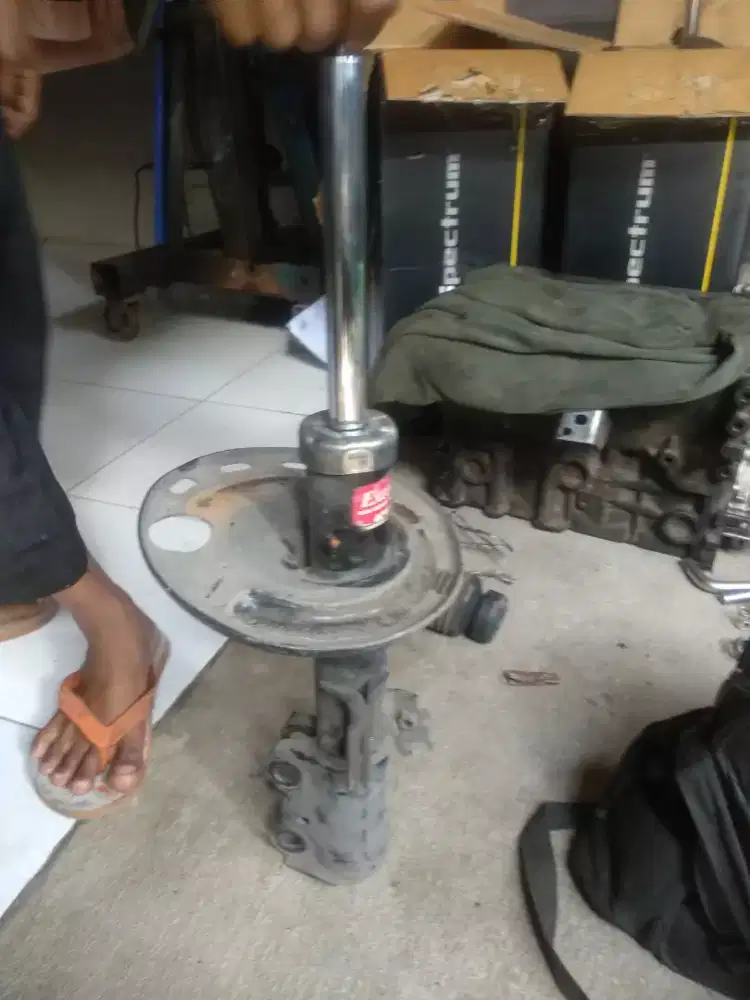 Shockbreaker Alphard Depan 1 pasang masih sangat bagus