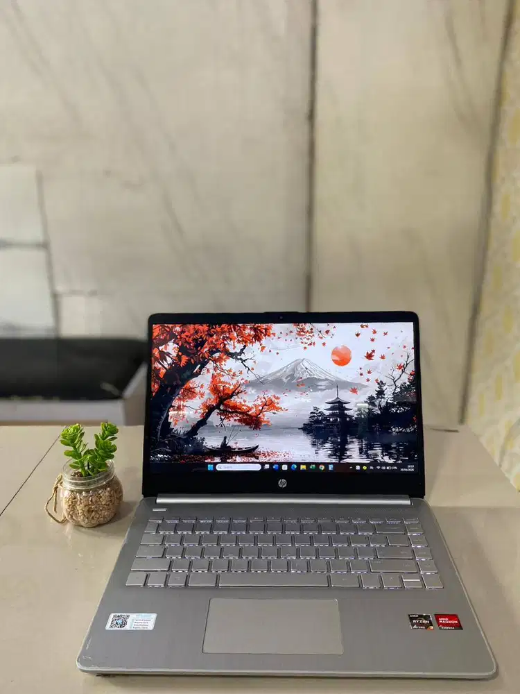HP 14s-fq1009AU Ryzen 3 5300U RAM 8GB SSD 512GB Mulus Siap Pakai