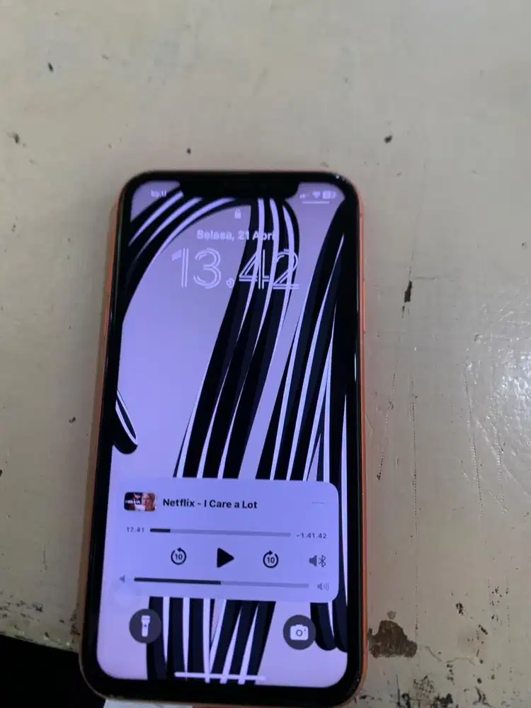iphone xr 64 register