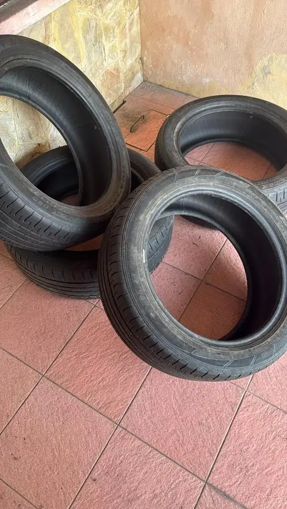 Ban bekas seperti baru