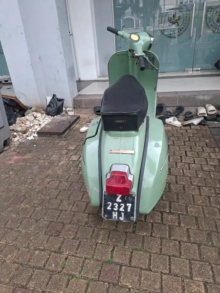 Jual motor vespa Piagio tahun 1976
