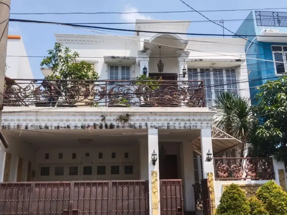 DIJUAL RUMAH 3 LANTAI – SIAP HUNI  6 Strategis di kawasan perumahan