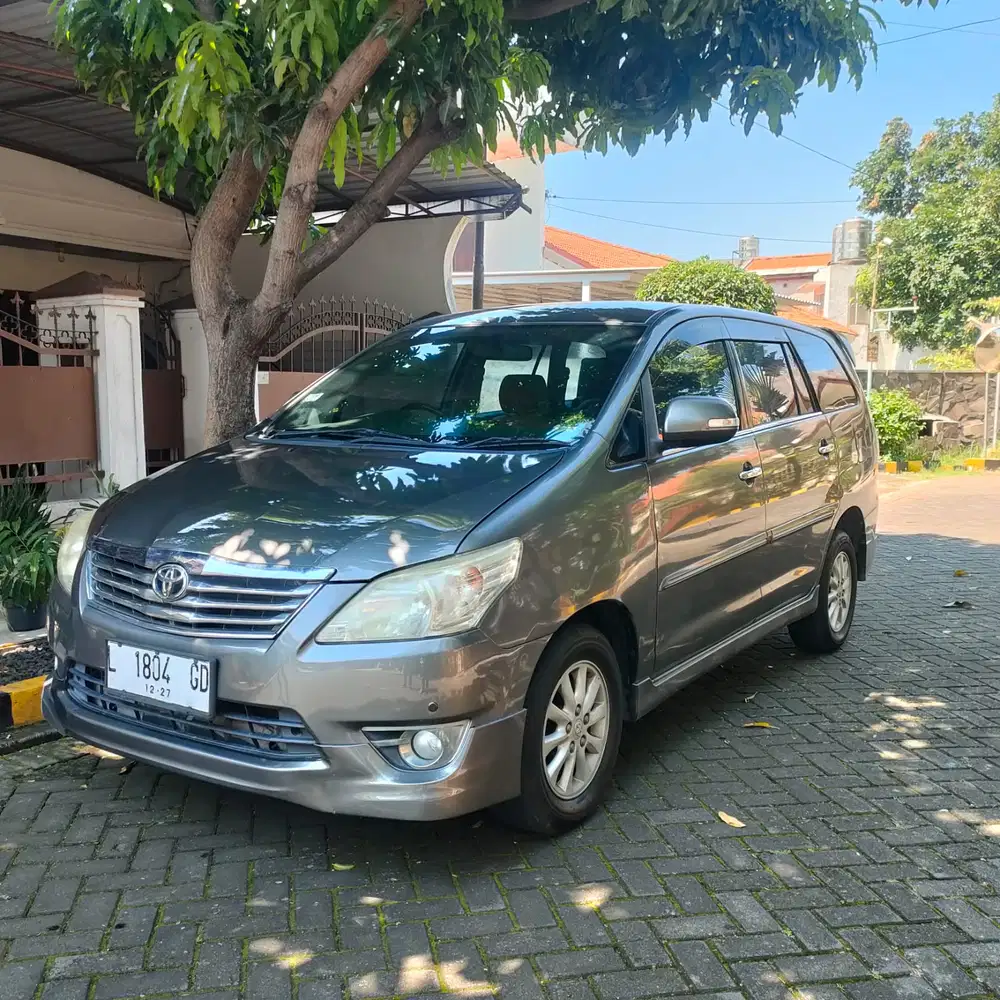 Toyota Kijang Innova 2012 Bensin