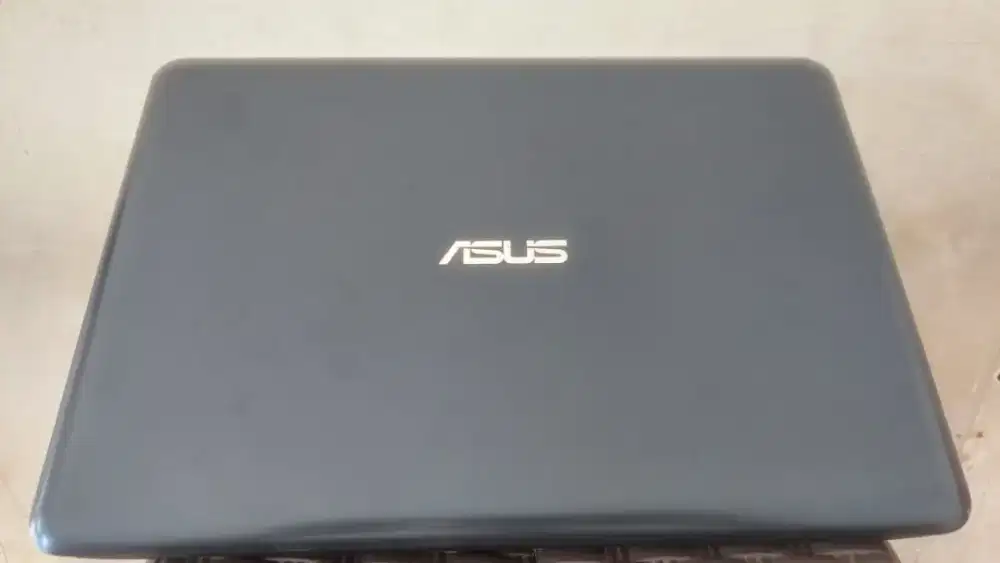 ASUS E402Y AMD E2-7015A