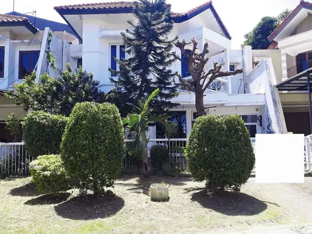 Dharmahusada Regency jual murah rumah 2 lantai terawat dekat Galaxy mall