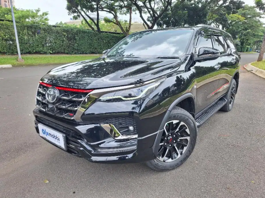 Toyota Fortuner 2.7 4x2 SRZ Bensin-AT 2021 Hitam