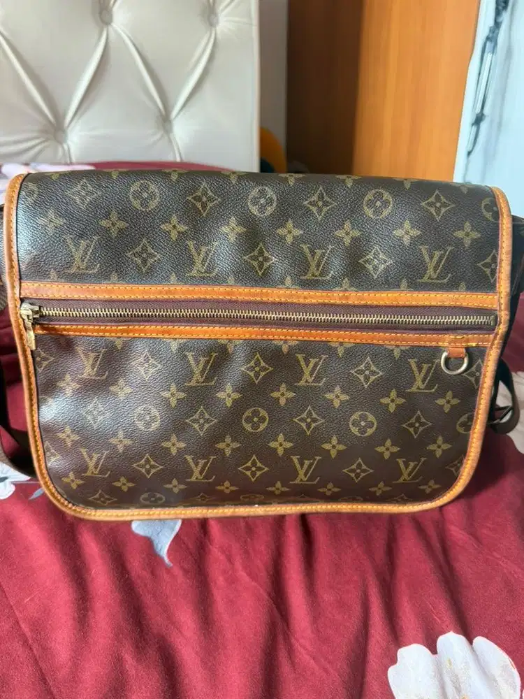 LV Monogram Canvas Authentic