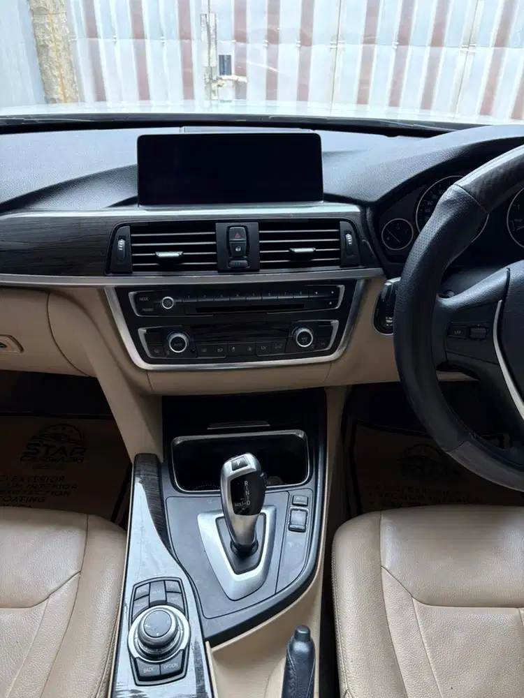 BMW 320i 2013 Bensin