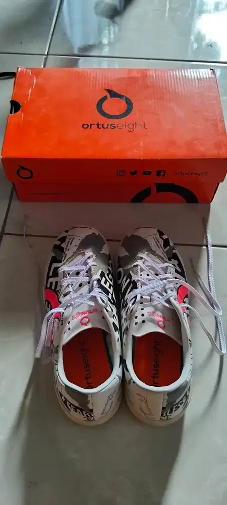 Sepatu futsal ortuseight junior ori