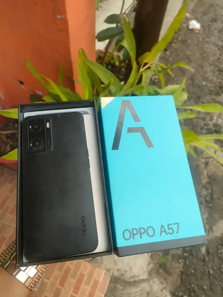 Oppo A57 ram 4+4/64gb NET