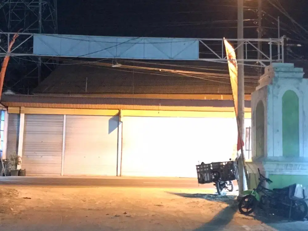 Toko kedungadem dikontrakan 1/2 bangunan