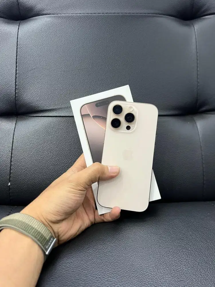 Iphone 16pro 256gb acnd ibox like new