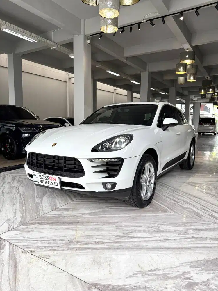 CASH 2015 Porsche Macan 2.0