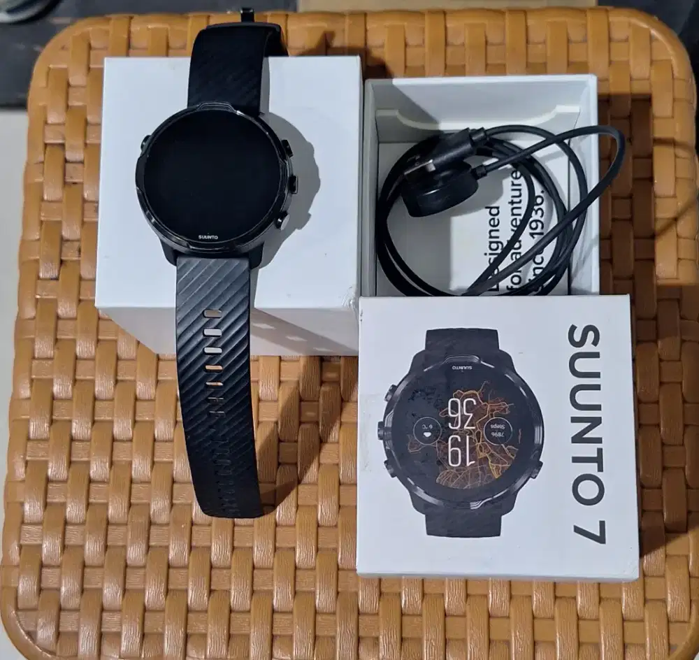 Suunto 7 black .