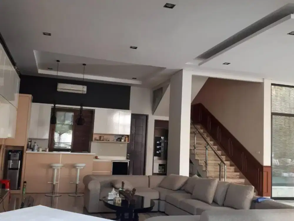 Rumah di Pik,Katamaran Indah,Luas 412m,Hoek,4 lantai,Furnish,Harga 22 M nego