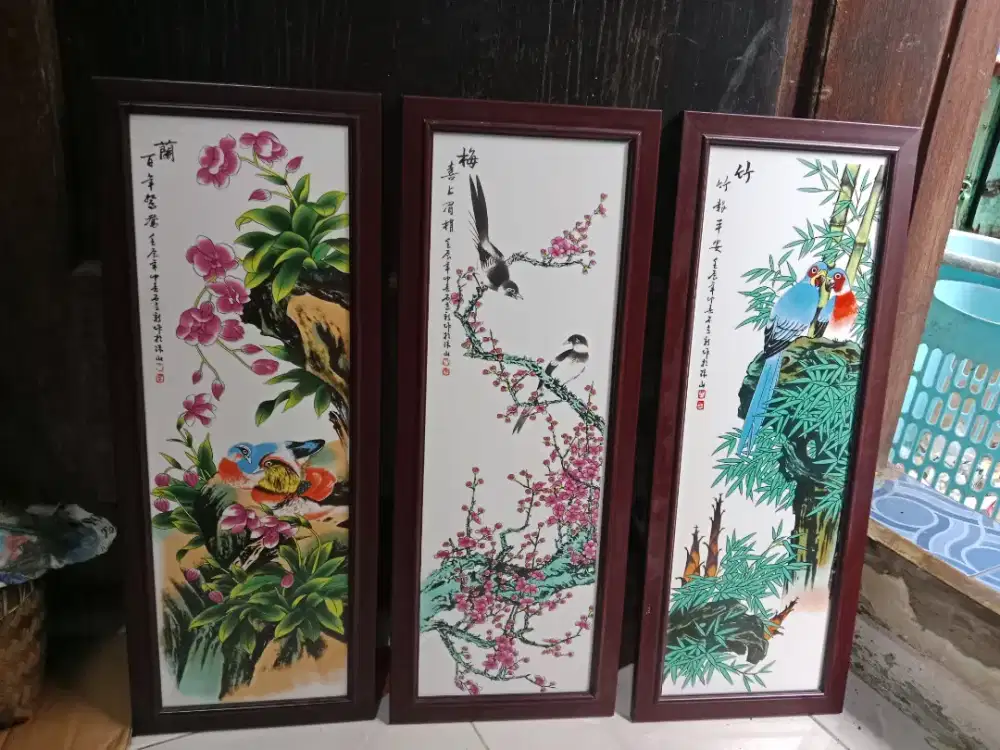 Pajangan dinding bhn keramik kondisi terawat