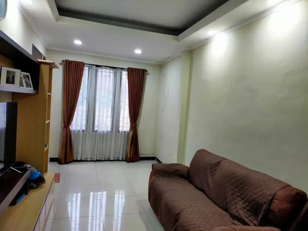 Dijual Hunian Nyaman dan Terawaat 1,5 Lantai Harga Masih Bisa Nego Lokasi Strategis di Cijerah, Bandung