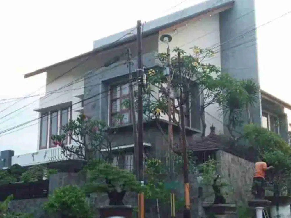 RUMAH MEWAH DI JL WOLOGITO RAYA KEMBANGARUM SEMARANG BARAT