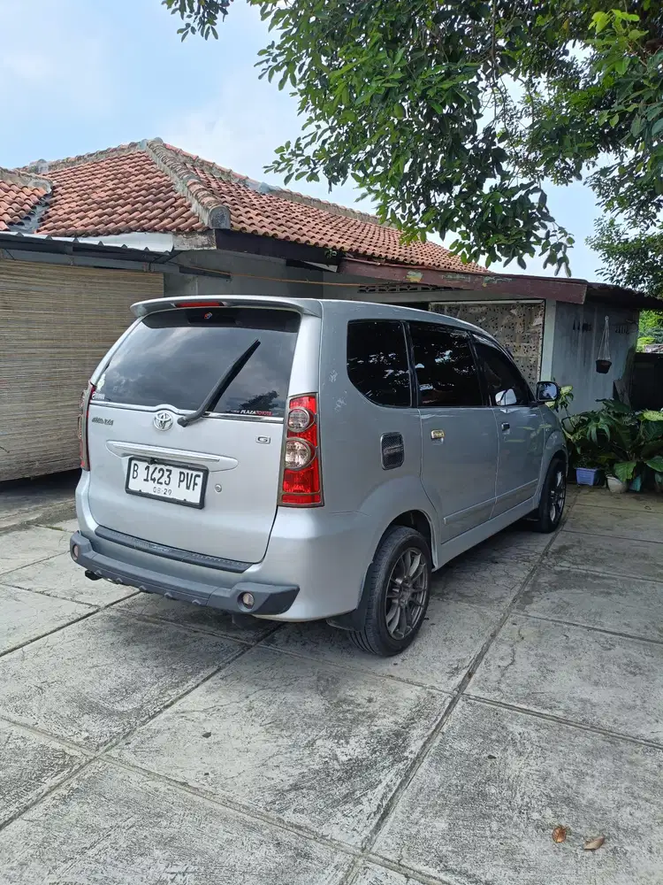 Toyota Avanza 2010 Bensin