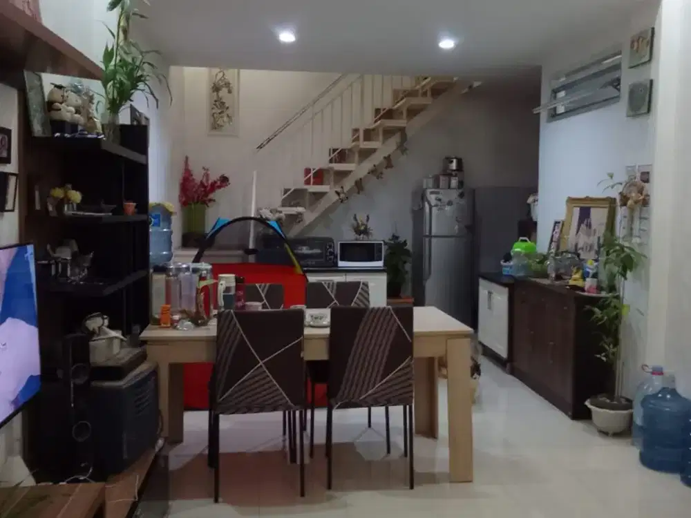 Dijual Hunian Nyaman dan Terawat Full Furnish Harga Masih Bisa Nego Lokasi Strategis di Cileunyi, Bandung