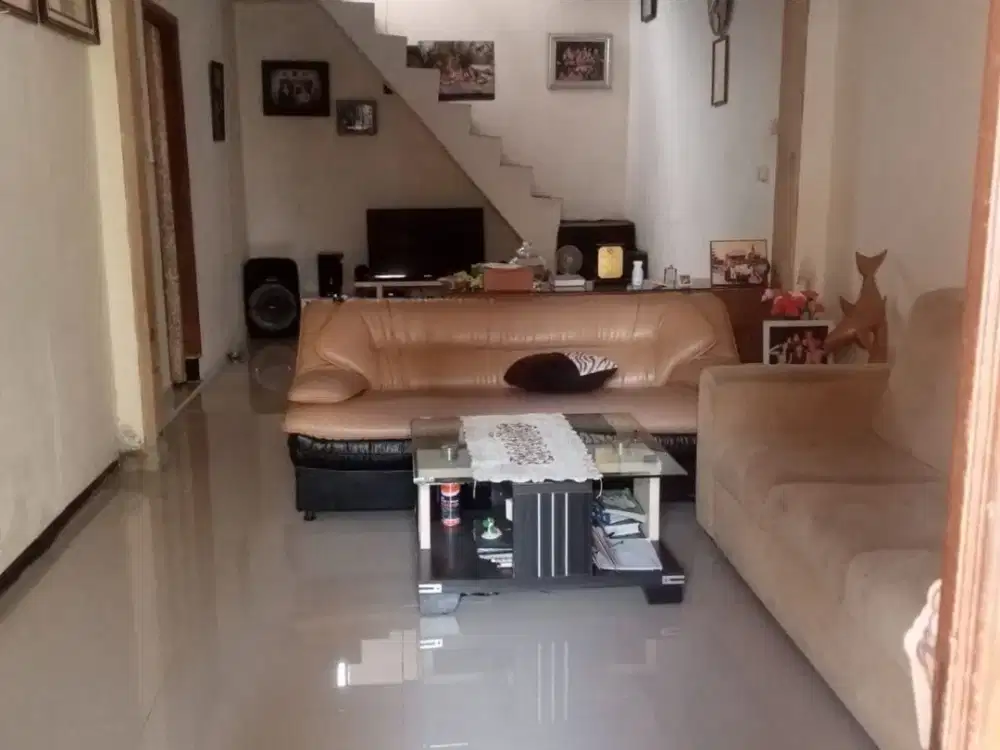 Dijual Rumah Cocok Untuk Kantor, Gudang, Kost atau Kontrakan Lokasi Super Strategis di Cibiru, Bandung