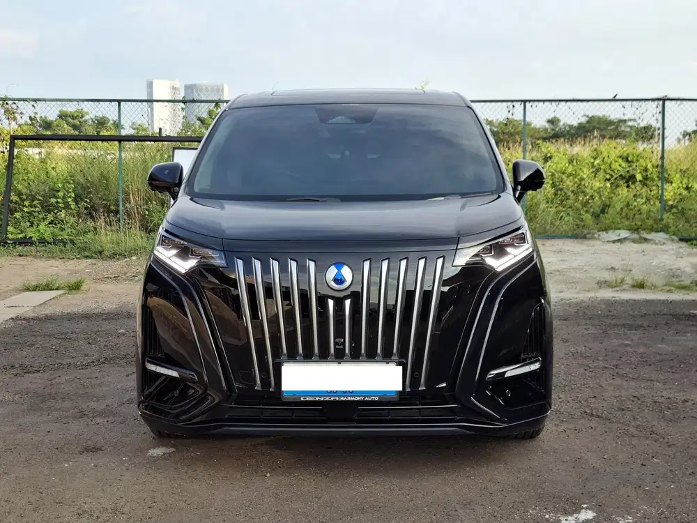 Denza D9 2025 AT Listrik