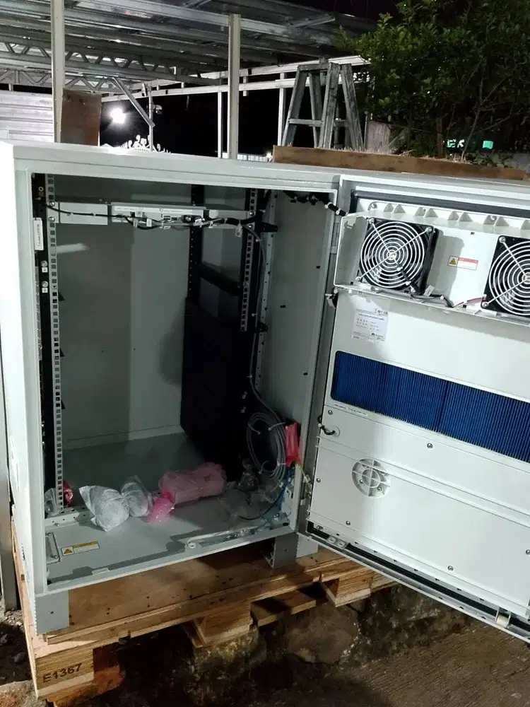 Outdoor Rack Cabinet Huawei 19U – NEW | Full Cooling System | Siap