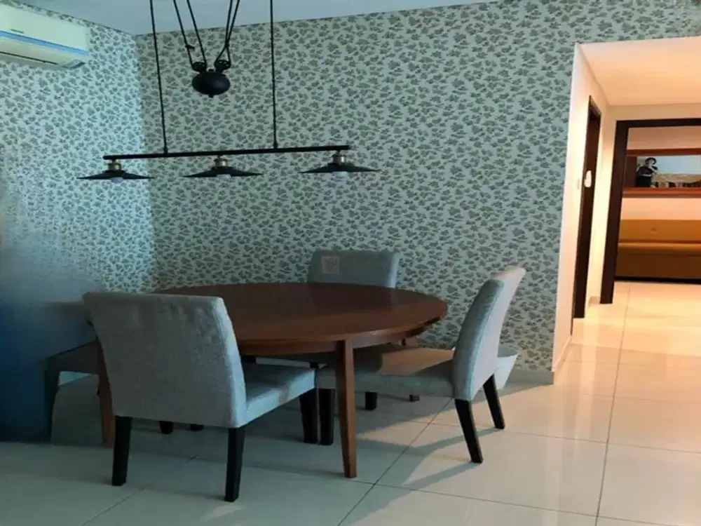 Sewa 2BR Central Park Residences – Cozy Minimalist Soft Classic, Pool View & Balkon Luas, Dekat Central Park Mall