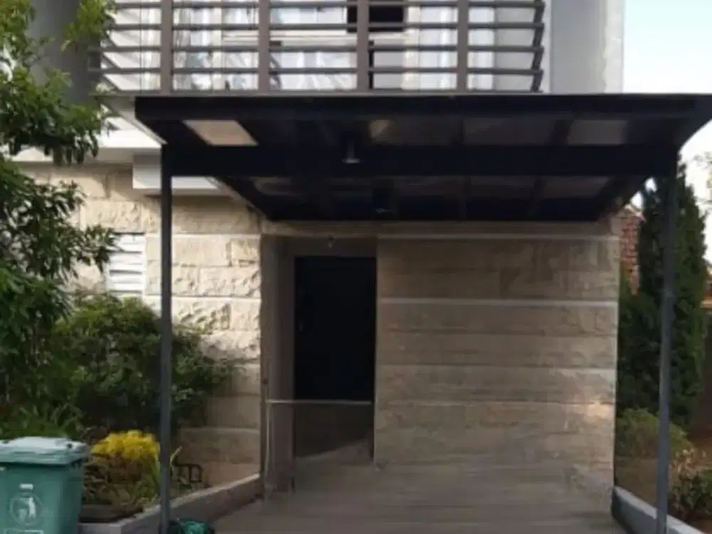 Dijual Rumah Dua Lantai di Graha Natura dekat Taman