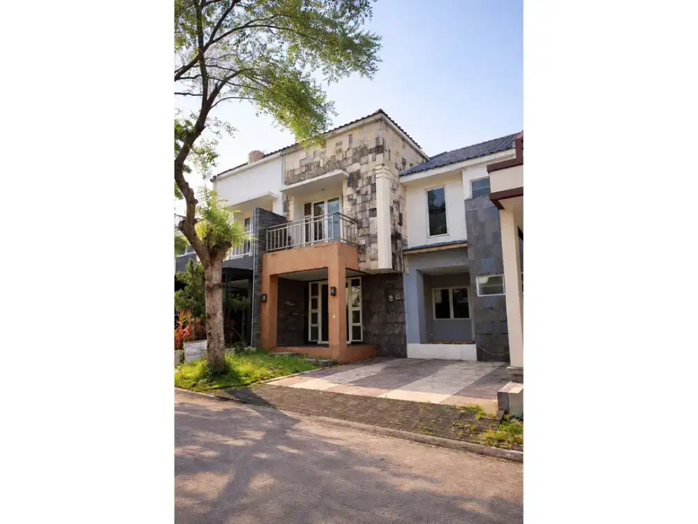 DIJUAL RUMAH EXLCUSIVE 2 LANTAI SIAP HUNI DI CENTRONIA SENTUL CITY SSR1044