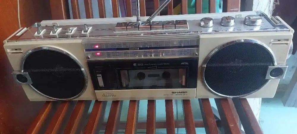 radio jadul sharp gf-7