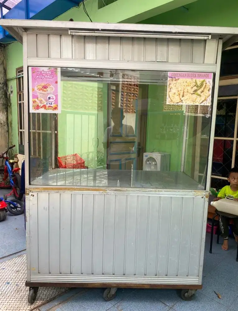 Roda Etalase Kaca Gerobak