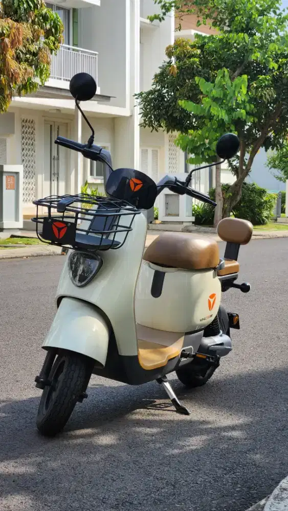 Sepeda Listrik YADEA MINIO mulus terawat sepeda listrik LOW KM