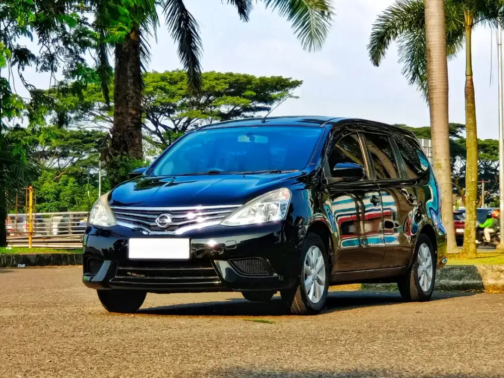 Nisan Livina Sv 1.5 Automatic 2016 Bensin Hitam Metalik Low Km 38 rb