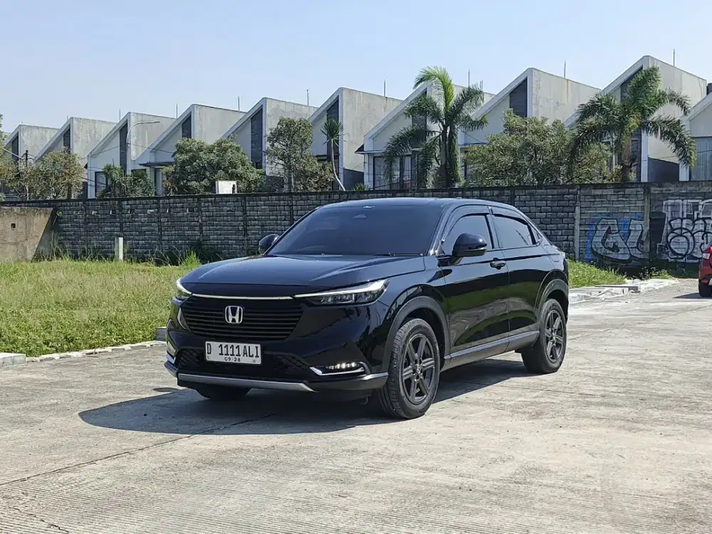 New HR-V E CVT 2023 hitam